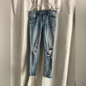light wash american eagle skinny jeans